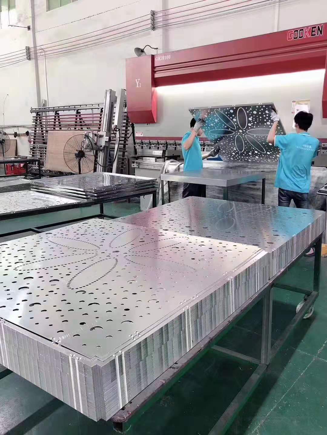 百色鋁單板雕花加工 思鋁金屬制品的專業(yè)之道